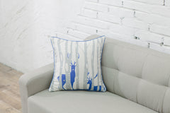 Oui - Quebec Throw Pillow